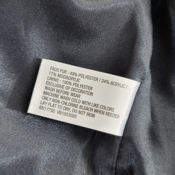 Oshkosh Faux Fur Vest With Bow Sz 2T - Picture 7 of 9